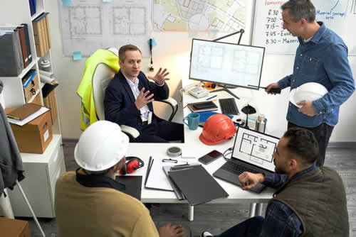 Manager in field team meeting