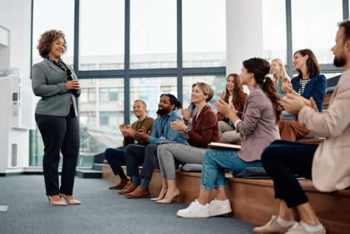 Closing off a presentation with audience applauding