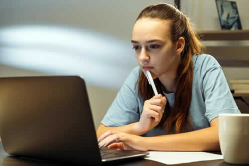 Student looking at website