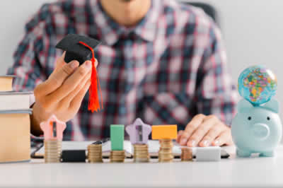5 Best Online Finance Degrees for Careers in Banking and Financial Services